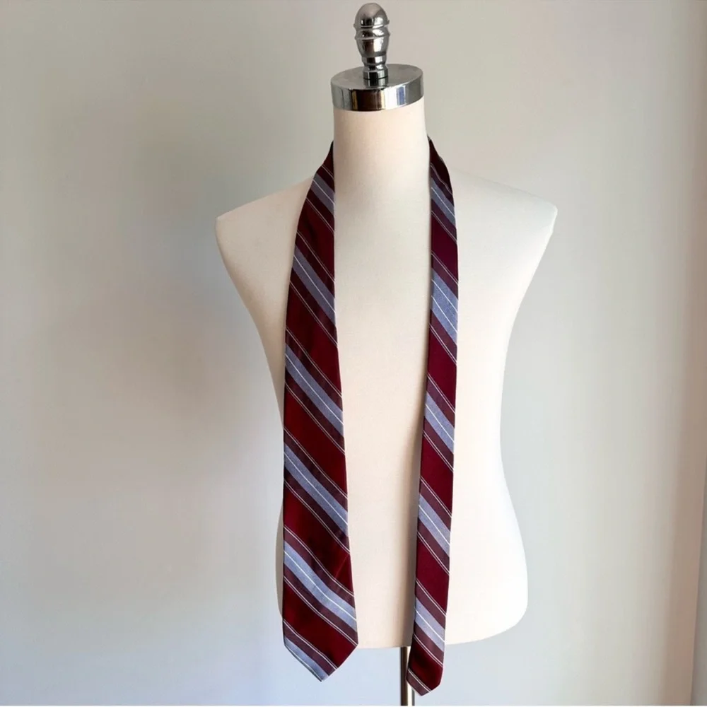 VALENTINO Made in Italy Burgundy Silk Blue-White Striped Necktie